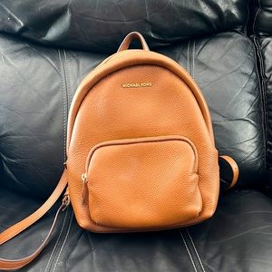 Great bag, especially on the go.